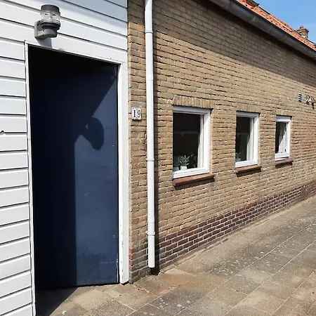 Semesterbostad Slapen 'dicht Bij Zee'